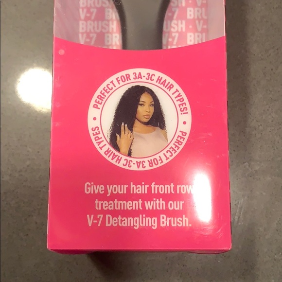 NWT The Vanity Box V-7 Detangling Brush - Picture 3 of 5